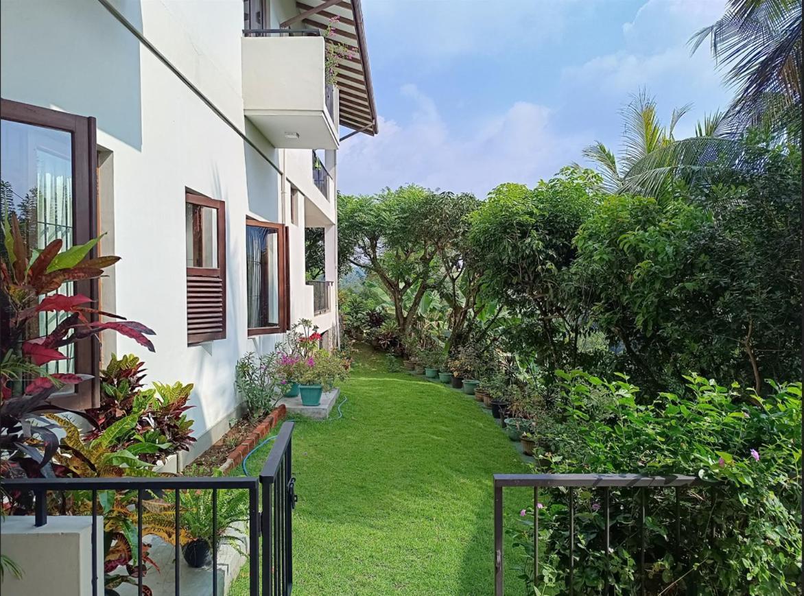 Appartamento Shalom Peradeniya Esterno foto